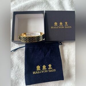 (ONE) Halcyon Days Honeycomb Bangle Bracelet